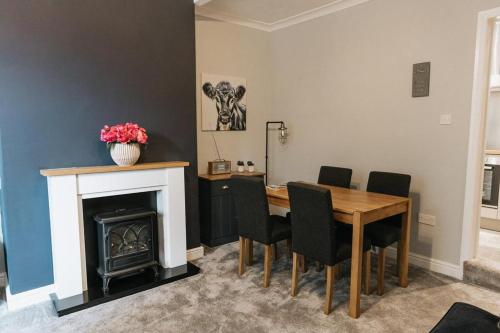 LITTLE RED HOLIDAY HOME, Luxurious 2 Bed Accommodation Close To Halifax within West Yorkshire, local access to the Peak District Accommodation image 3 LITTLE RED HOLIDAY HOME, Luxurious 2 Bed Accommodation Close To Halifax within West Yorkshire, local access to the Peak District image three