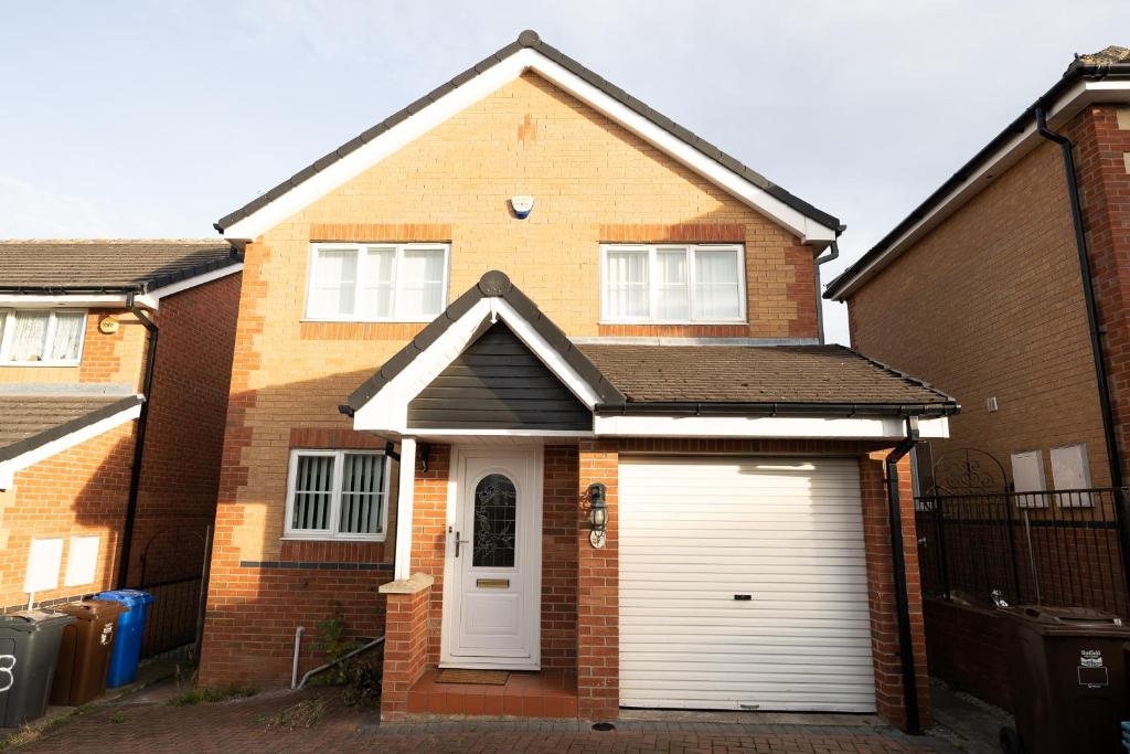 Longley Farm View -spacious 4 Bed Property Accommodation image 1 Longley Farm View -spacious 4 Bed Property image one