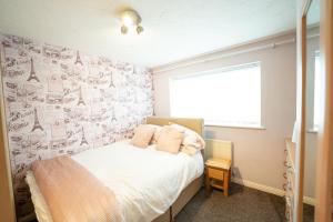Longley Farm View -spacious 4 Bed Property Accommodation image 2 Longley Farm View -spacious 4 Bed Property image two