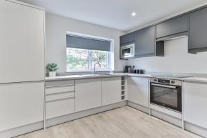 3 Bed Refurbished, Modern House, WiFi, Patio area Accommodation image 2 3 Bed Refurbished, Modern House, WiFi, Patio area image two