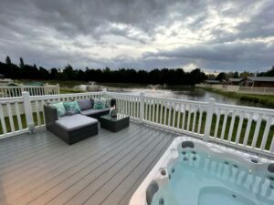 Tourist question: somewhere to stay in York Post image 3 Picture of Lakeview Winter Lodge with Hot Tub