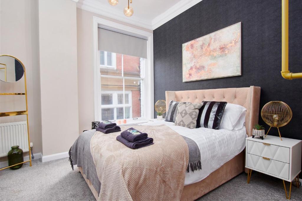 Picture of In The Heart of Whitby - Harbour Views - Garden Terrace - Pet Friendly