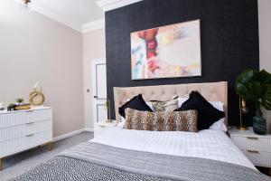 In The Heart of Whitby - Harbour Views - Garden Terrace - Pet Friendly Accommodation image 2 In The Heart of Whitby - Harbour Views - Garden Terrace - Pet Friendly image two
