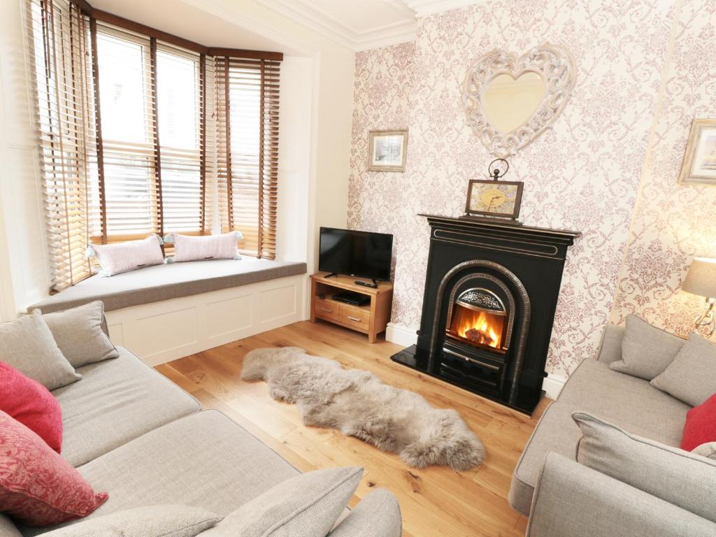 3 George Street, Whitby Accommodation image 1 3 George Street, Whitby image one