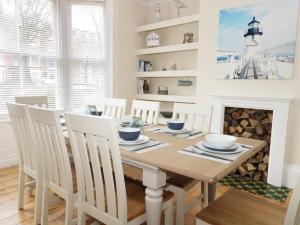 31 Trafalgar Square, Scarborough Accommodation image 2 Scarborough