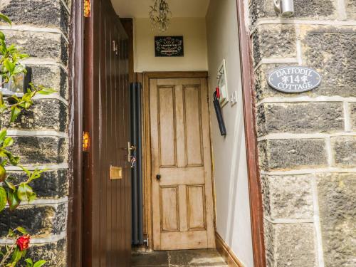 Daffodil Cottage, Keighley image three