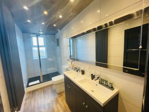 PHOENIX Executive Apart-Hotel Accommodation image 3 PHOENIX Executive Apart-Hotel image three