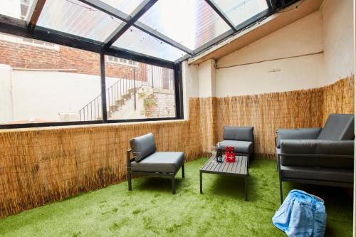 In The Heart of Whitby - Harbour Views - Garden Terrace - Pet Friendly Accommodation image 3 In The Heart of Whitby - Harbour Views - Garden Terrace - Pet Friendly image three