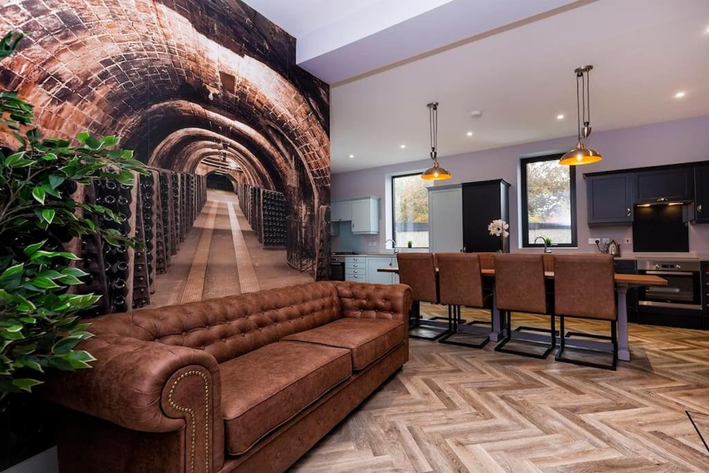 BOOTique House - Luxury Group Accommodation in Wakefield image one