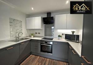 Great Central Luxury Two Bedroom Apartment by Homex Property Serviced Accommodation Sheffield Accommodation image 2 Great Central Luxury Two Bedroom Apartment by Homex Property Serviced Accommodation Sheffield image two