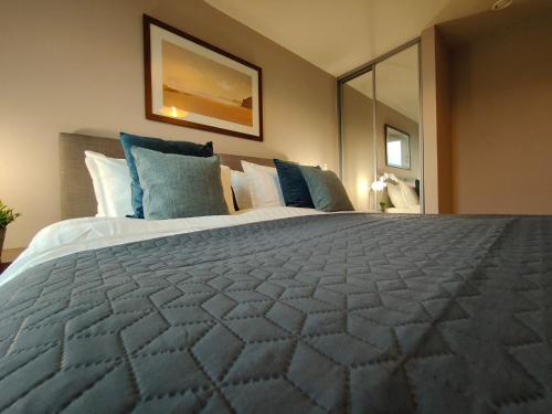 Luxury City Centre 2 bedroom apartment Accommodation image 3 Luxury City Centre 2 bedroom apartment image three
