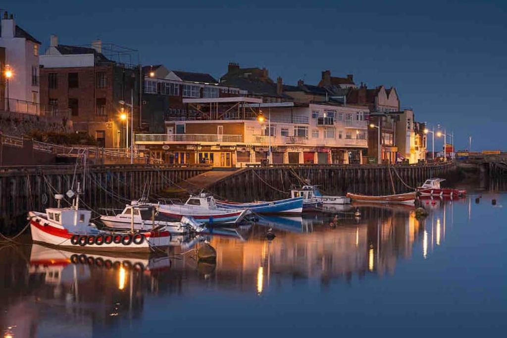 Harbour Walk image one