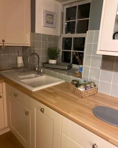 Johnnies Cottage a 1 bedroom bolt hole in the heart of Bainbridge, Yorkshire Dales Accommodation image 2 Johnnies Cottage a 1 bedroom bolt hole in the heart of Bainbridge, Yorkshire Dales image two