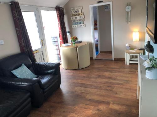 Seabirds - 3 bed chalet, dog friendly, Bridlington Accommodation image 3 Seabirds - 3 bed chalet, dog friendly, Bridlington image three