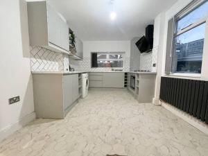Spacious, Bright, Private 3 Bed Family Home Accommodation image 2 Spacious, Bright, Private 3 Bed Family Home image two