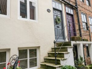 Apartments in Whitby - Prices & Bookings Page image 61 Picture of Robins Nest