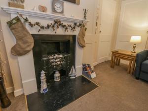 Robins Nest, Whitby image two