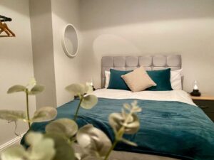 Picture of ✪ Spacious Luxury 2-bed w/ parking & garden