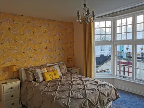 The Captains Quarters image two