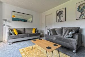 Rookwood house Modern spacious home W/free parking Accommodation image 2 Rookwood house Modern spacious home W/free parking image two