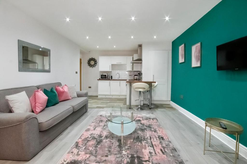 Apartment 1 The Keyes- Stylish & Spacious Apartment With Free Parking Accommodation image 1 Apartment 1 The Keyes- Stylish & Spacious Apartment With Free Parking image one
