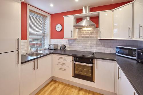 Host & Stay - Mindello Apartment Accommodation image 3 Host & Stay - Mindello Apartment image three