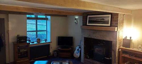Colts Neck Cottage Upper Hopton, Mirfield, West Yorkshire Accommodation image 3 Colts Neck Cottage Upper Hopton, Mirfield, West Yorkshire image three