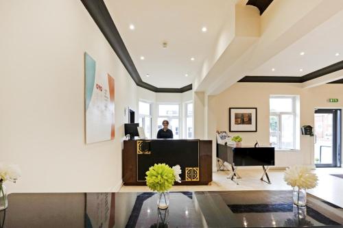 OYO The Baltimore Hotel image three