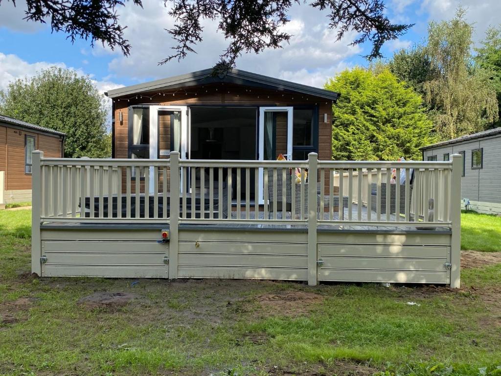 Springwood Lodge with Hot Tub Accommodation image 1 Springwood Lodge with Hot Tub image one