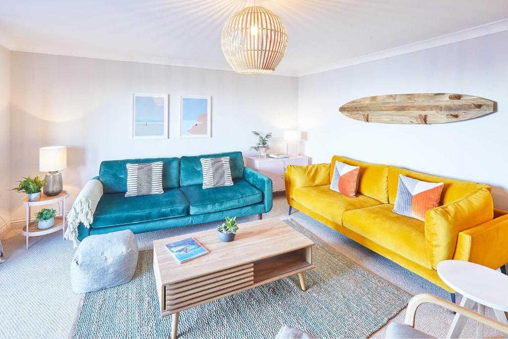 Host & Stay - 'Salty' Seaview image one