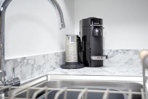 Luxury Duplex 2-Bed Apartment Fruit Market Marina Accommodation image 2 Luxury Duplex 2-Bed Apartment Fruit Market Marina image two