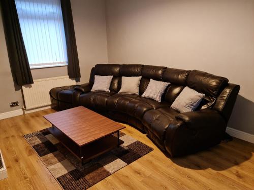 24 Dryden Road - Beautiful 2 bed Accommodation image 2 24 Dryden Road - Beautiful 2 bed image two