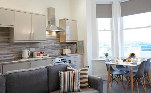 Headland View - Stunning Sea Views - Yorkshire Coast Holiday Lets Accommodation image 3 Headland View - Stunning Sea Views - Yorkshire Coast Holiday Lets image three