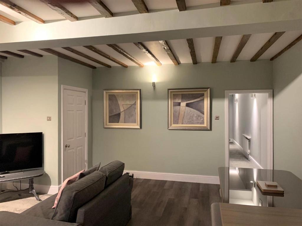 Apartment One, The Carriage House, York image one