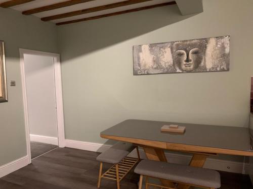 Apartment One, The Carriage House, York image three
