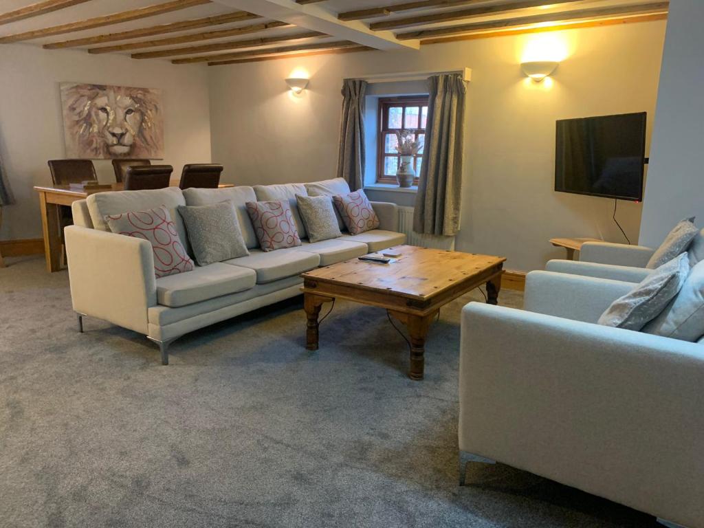 Apartment Two, The Carriage House, York image one