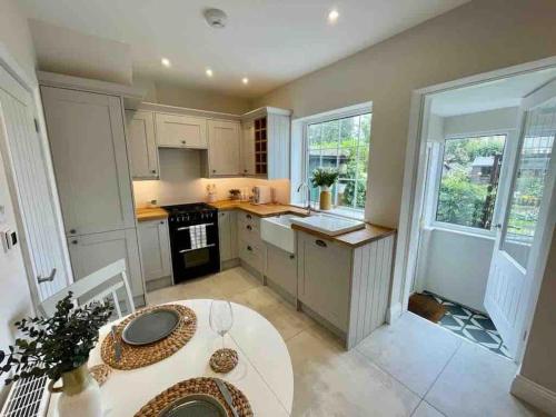 Modern Cottage Style House with Log Burner Accommodation image 3 Modern Cottage Style House with Log Burner image three