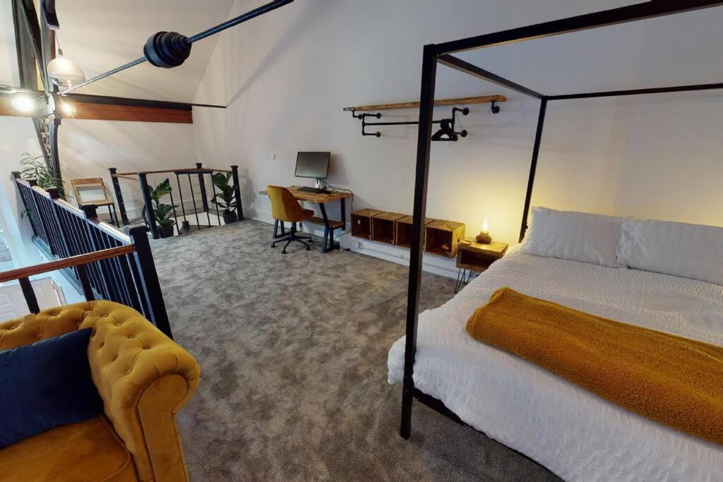 HU1 Boutique City Apartment- sleeps 6 Accommodation image 1 HU1 Boutique City Apartment- sleeps 6 image one
