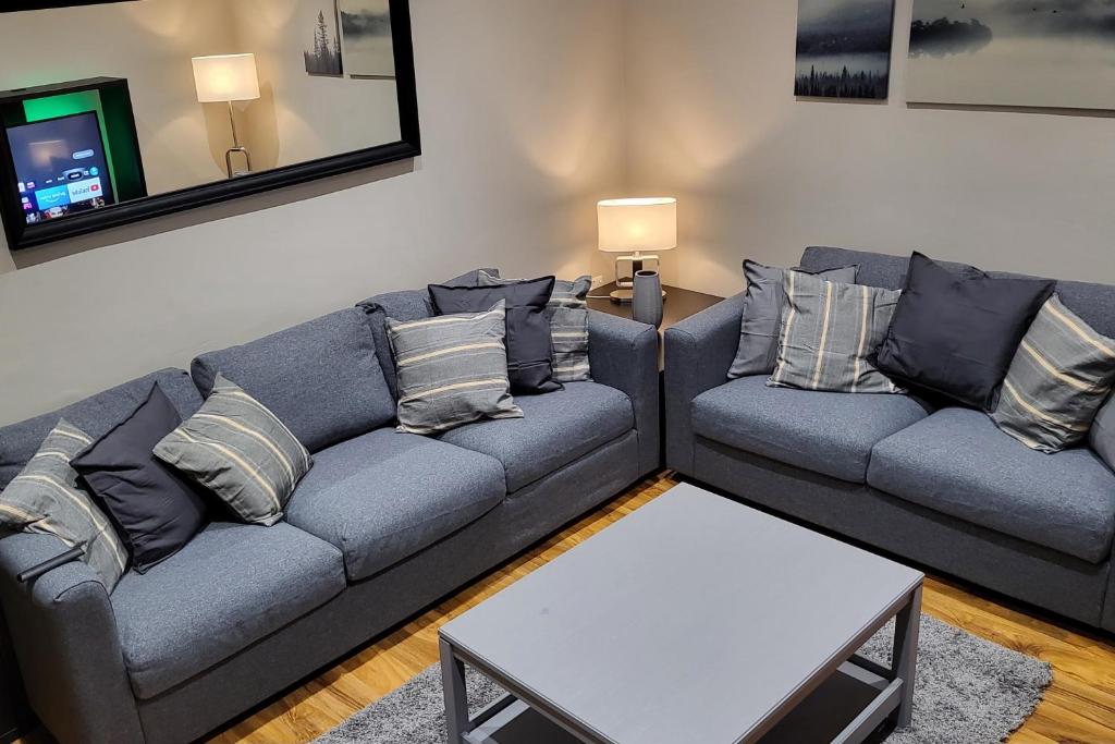 Kepler Residence Modern 4 Bedroom Property 1 mile from Leeds Centre Accommodation image 1 Kepler Residence Modern 4 Bedroom Property 1 mile from Leeds Centre image one