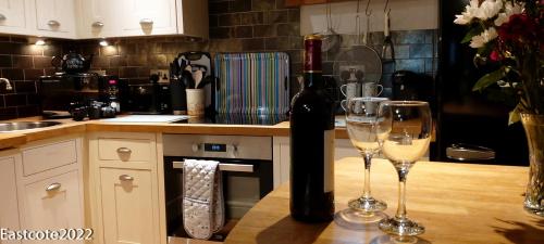 East Cote Cottage Accommodation image 3 East Cote Cottage image three