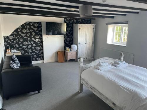 The Farmers Arms Inns image three