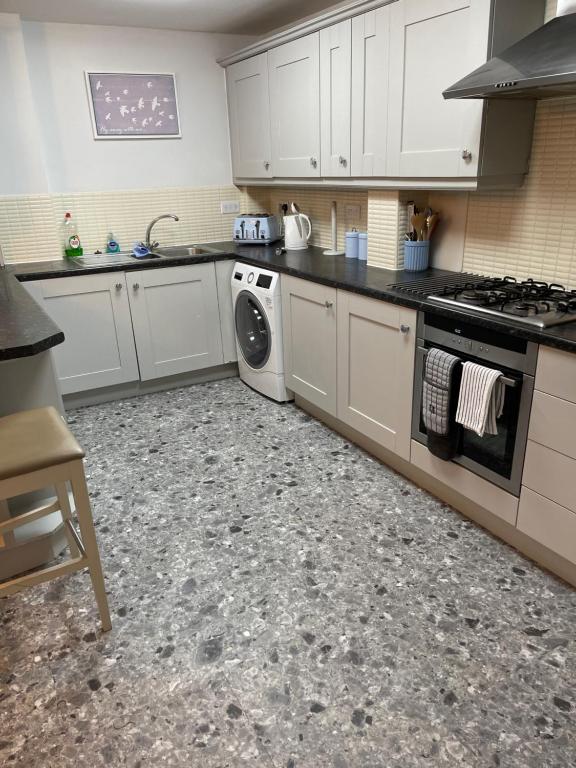 The Beeches - Serviced Duplex Apartment Accommodation image 1 The Beeches - Serviced Duplex Apartment image one