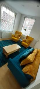 Riverside 2 Bedroom Victorian House Near City Centre - Kelham Island image two