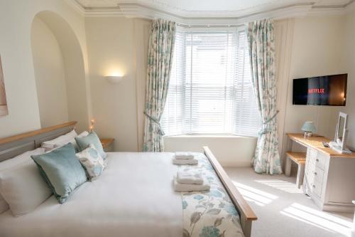Hunter House Holiday Apartment - York Accommodation image 3 Hunter House Holiday Apartment - York image three