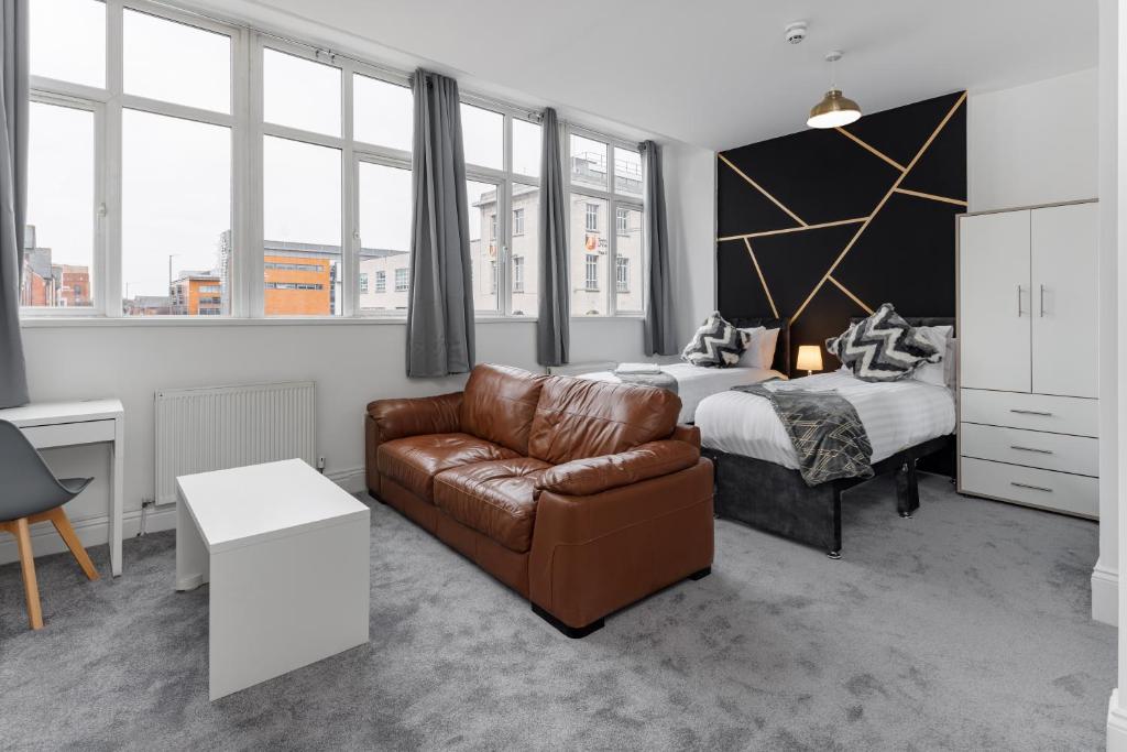 City Centre Studio 7 with Free Wifi and Smart TV by Yoko Property Accommodation image 1 City Centre Studio 7 with Free Wifi and Smart TV by Yoko Property image one