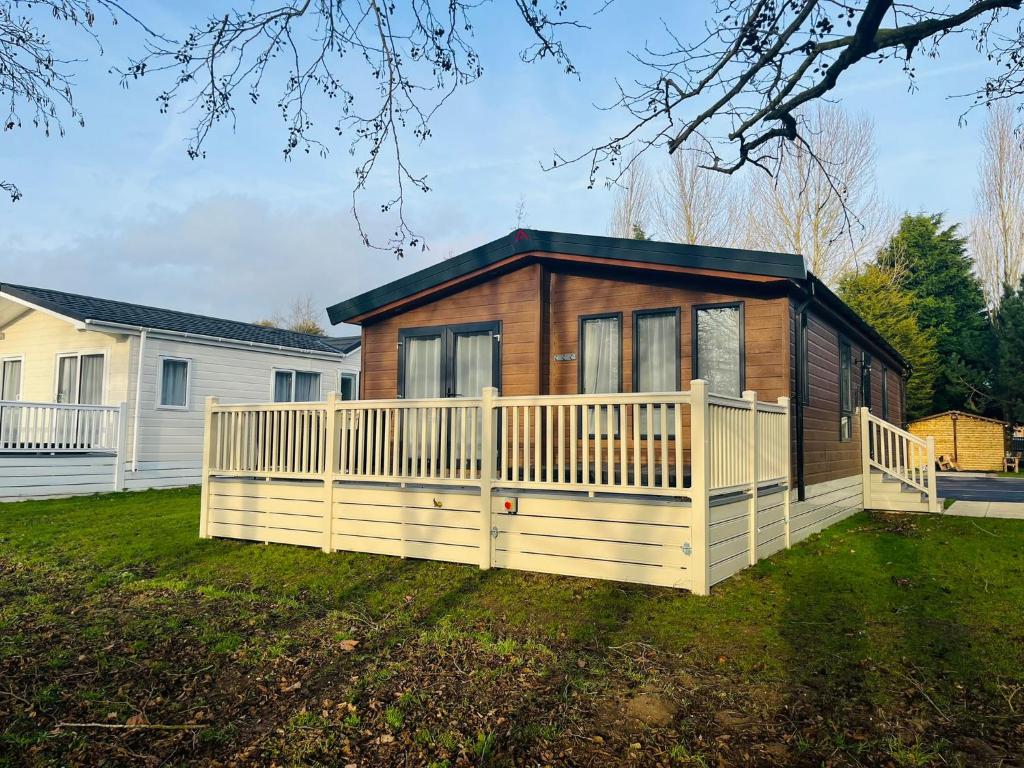 Cherry Lodge with Hot Tub Accommodation image 1 Cherry Lodge with Hot Tub image one