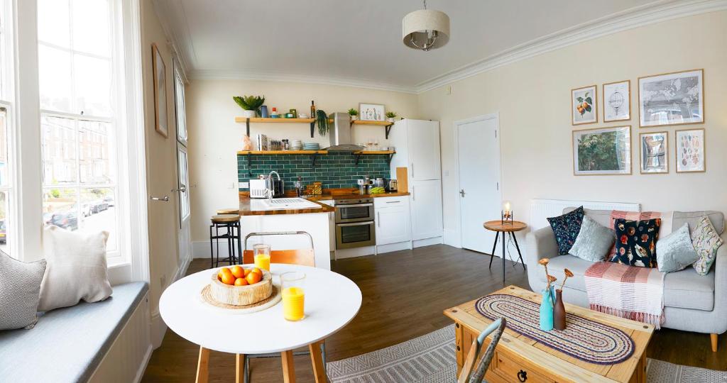 Host & Stay - Marine Sands image one