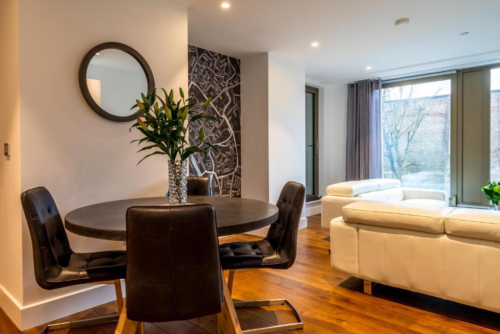 The Ebor Suite @ Ryedale House Accommodation image 1 The Ebor Suite @ Ryedale House image one