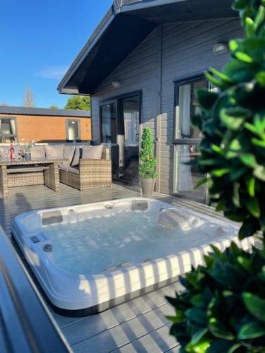 Ailsa Lodge with Hot Tub Accommodation image 1 Ailsa Lodge with Hot Tub image one