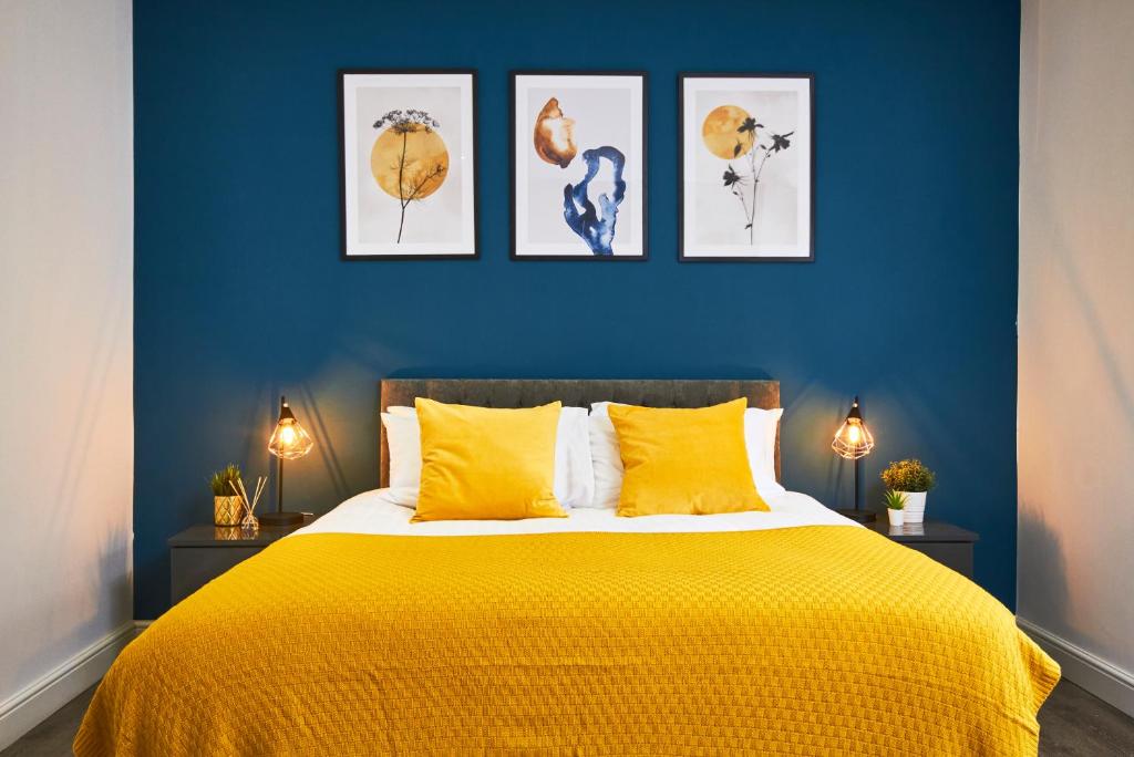 Stunning 2 bed Apartment - Central Location Accommodation image 1 Stunning 2 bed Apartment - Central Location image one